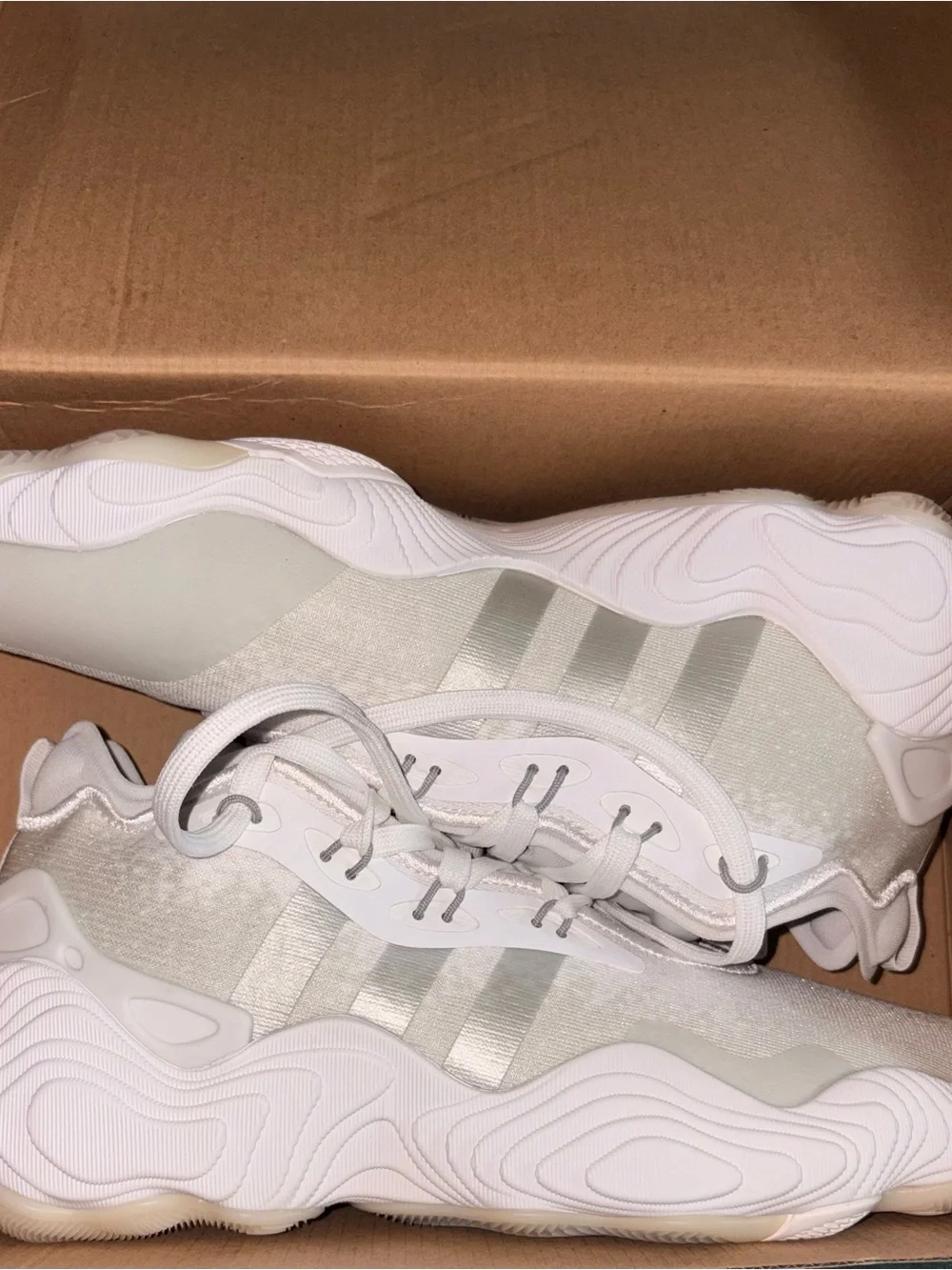 Adidas Trae Young 3 basketball shoe - White & Silver Wave-Textured